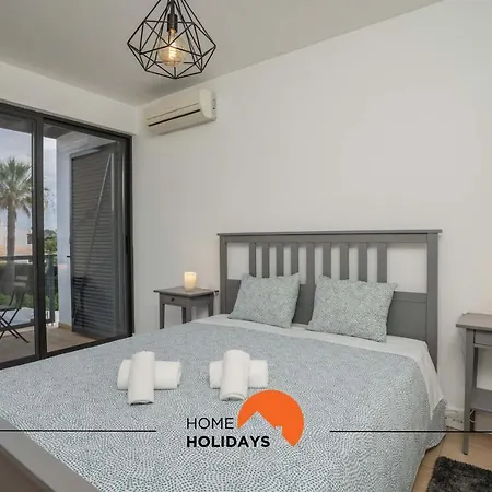 #111 Ocean View By Holidays Holiday home