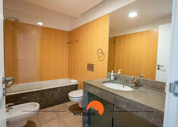 #111 Ocean View By Holidays 別荘