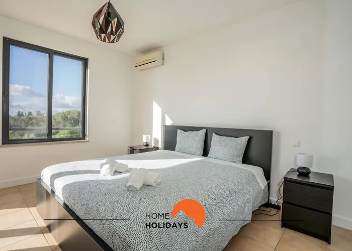 #111 Ocean View By Holidays 別荘